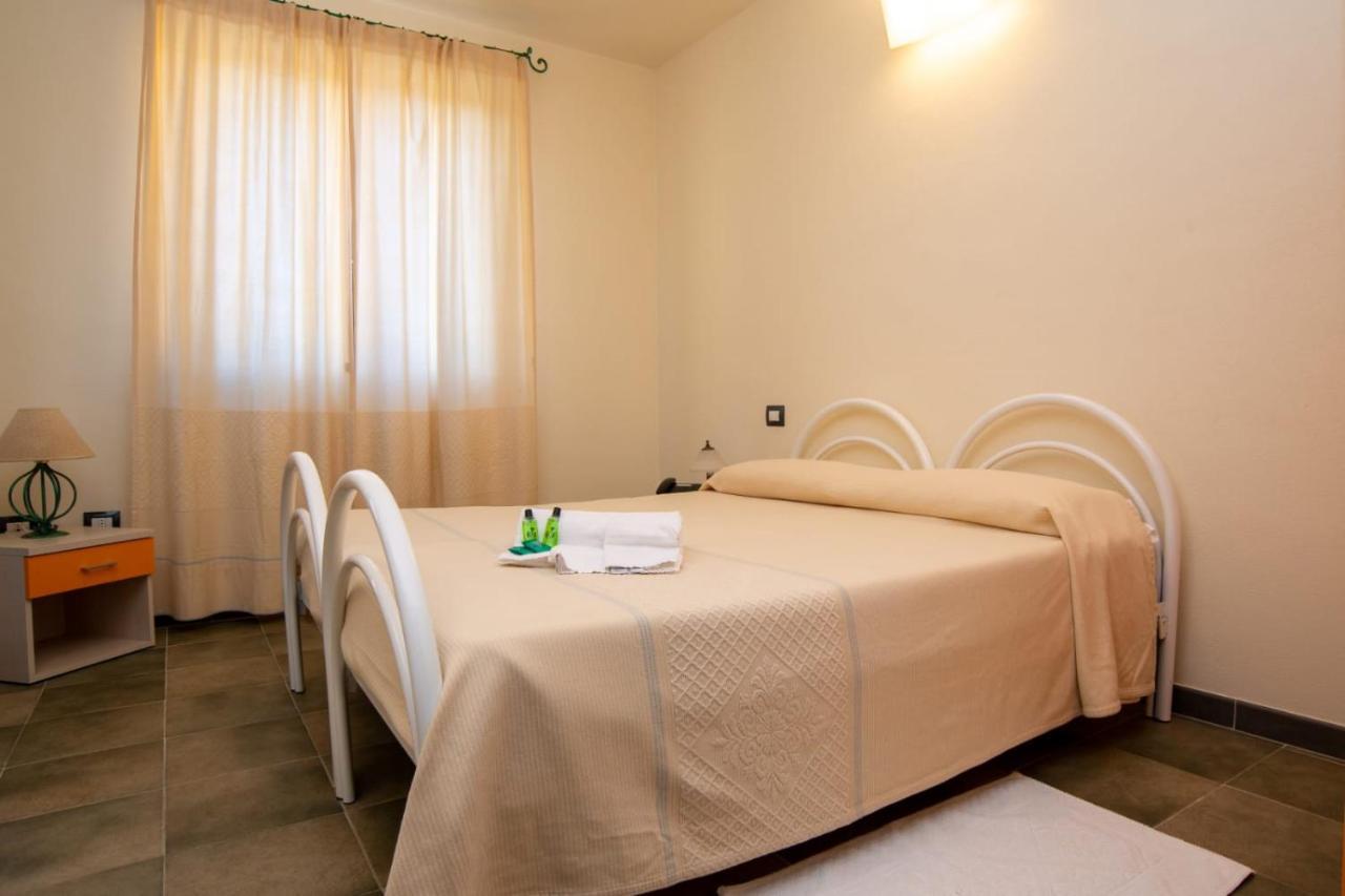 S'Ena Hotel Arbus Bagian luar foto