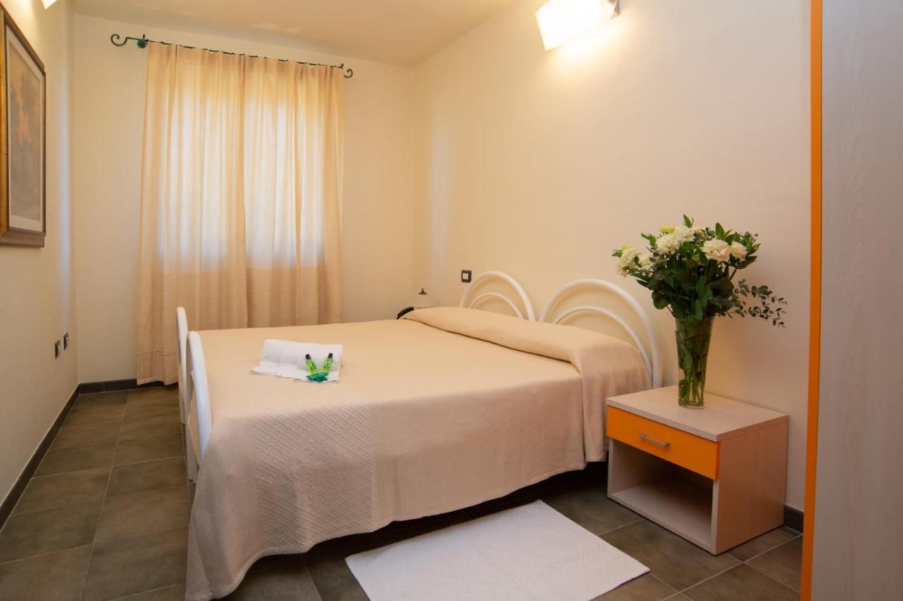 S'Ena Hotel Arbus Bagian luar foto