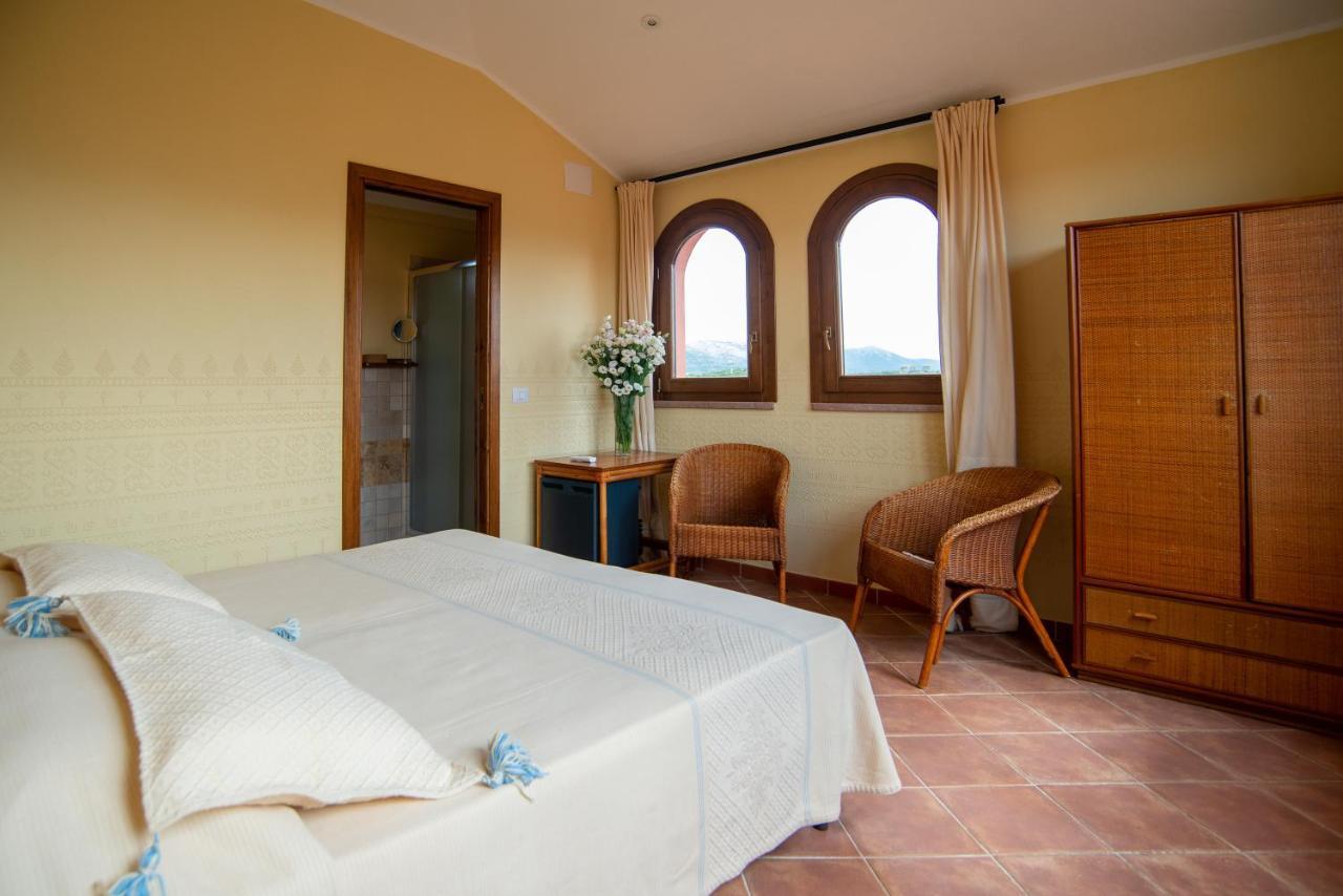 S'Ena Hotel Arbus Bagian luar foto